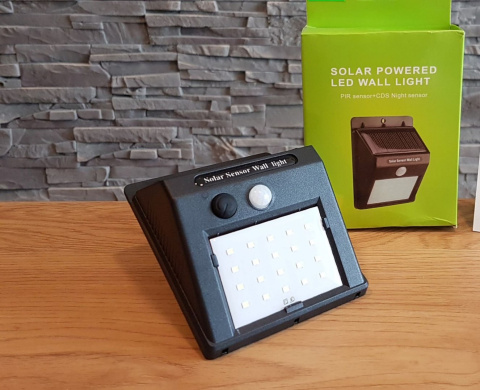 Lampa solarna 20 LED z czujnikiem ruchu i zmierzchu Lampa solarna 20 LED z czujnikiem ruchu i zmierzchu